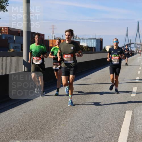 03.10.2025 - Köhlbrandbrückenlauf Strokosch-Dieckow http://msf.ph/oto/9112730 03.10.2025 12:41:59 Position 3 6817, 6624 meine-sportfotos.de