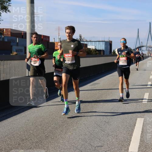 03.10.2025 - Köhlbrandbrückenlauf Strokosch-Dieckow http://msf.ph/oto/9112740 03.10.2025 12:41:59 Position 3 5624, 6817, 4060 meine-sportfotos.de