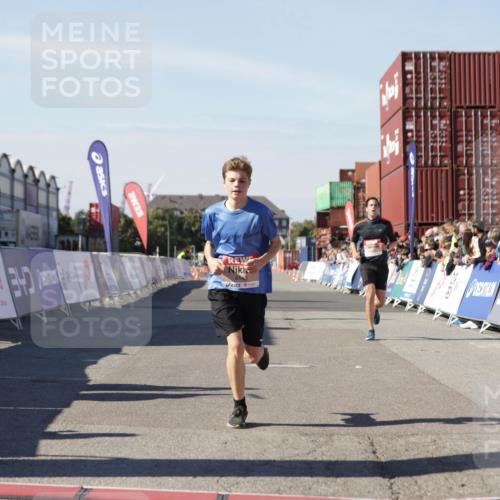 03.10.2025 - Köhlbrandbrückenlauf Jannik Wohlers http://msf.ph/oto/9112758 03.10.2025 13:01:04 Ziel 4039, 4069, 4140, 4177, 4407, 4425, 4512, 4820, 5779 meine-sportfotos.de