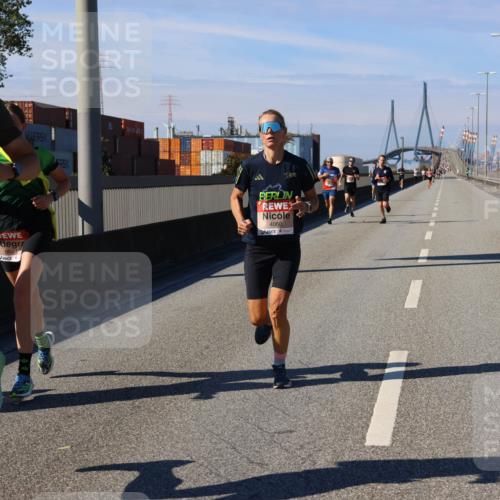 03.10.2025 - Köhlbrandbrückenlauf Strokosch-Dieckow http://msf.ph/oto/9112766 03.10.2025 12:42:00 Position 3 6817, 6621, 4060 meine-sportfotos.de