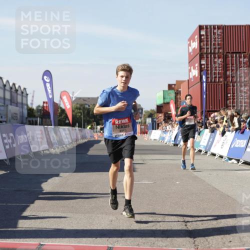 03.10.2025 - Köhlbrandbrückenlauf Jannik Wohlers http://msf.ph/oto/9112775 03.10.2025 13:01:05 Ziel 4039, 4069, 4140, 4177, 4407, 4425, 4512, 4820, 5779, 6614 meine-sportfotos.de