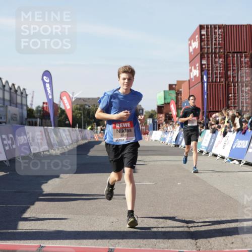 03.10.2025 - Köhlbrandbrückenlauf Jannik Wohlers http://msf.ph/oto/9112781 03.10.2025 13:01:05 Ziel 4039, 4069, 4140, 4177, 4407, 4425, 4512, 4820, 5779, 6614 meine-sportfotos.de