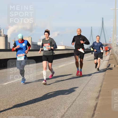 03.10.2025 - Köhlbrandbrückenlauf Lena Gebhardt http://msf.ph/oto/9112784 03.10.2025 09:42:33 Position 2  meine-sportfotos.de