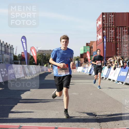 03.10.2025 - Köhlbrandbrückenlauf Jannik Wohlers http://msf.ph/oto/9112787 03.10.2025 13:01:05 Ziel 4039, 4069, 4140, 4177, 4407, 4425, 4512, 4820, 5779, 6614 meine-sportfotos.de