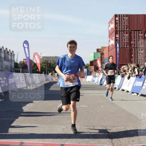 03.10.2025 - Köhlbrandbrückenlauf Jannik Wohlers http://msf.ph/oto/9112794 03.10.2025 13:01:05 Ziel 4039, 4069, 4140, 4177, 4407, 4425, 4512, 4820, 5779, 6614 meine-sportfotos.de