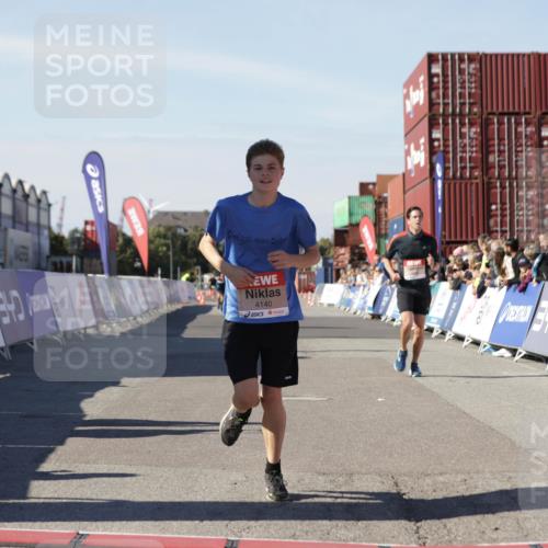 03.10.2025 - Köhlbrandbrückenlauf Jannik Wohlers http://msf.ph/oto/9112802 03.10.2025 13:01:05 Ziel 4039, 4069, 4140, 4177, 4407, 4425, 4512, 4820, 5779, 6614 meine-sportfotos.de