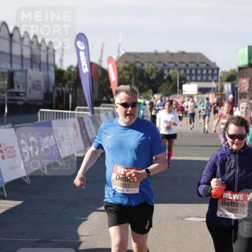 03.10.2025 - Köhlbrandbrückenlauf Jannik Wohlers http://msf.ph/oto/9112803 03.10.2025 13:31:28 Ziel 5030, 5065, 5171, 5222, 5425, 5511, 5518, 5519, 5598, 6597, 6731 meine-sportfotos.de
