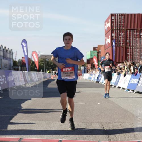 03.10.2025 - Köhlbrandbrückenlauf Jannik Wohlers http://msf.ph/oto/9112805 03.10.2025 13:01:05 Ziel 4039, 4069, 4140, 4177, 4407, 4425, 4512, 4820, 5779, 6614 meine-sportfotos.de