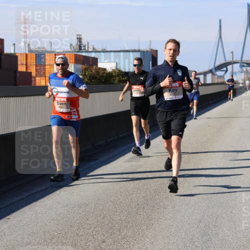 03.10.2025 - Köhlbrandbrückenlauf Strokosch-Dieckow http://msf.ph/oto/9112810 03.10.2025 12:42:05 Position 3 4023, 4598 meine-sportfotos.de
