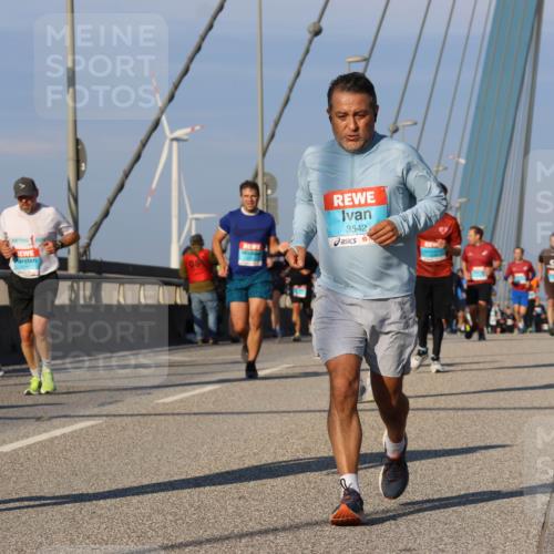 03.10.2025 - Köhlbrandbrückenlauf Strokosch-Dieckow http://msf.ph/oto/9112813 03.10.2025 09:46:26 Position 2 1435, 3542 meine-sportfotos.de