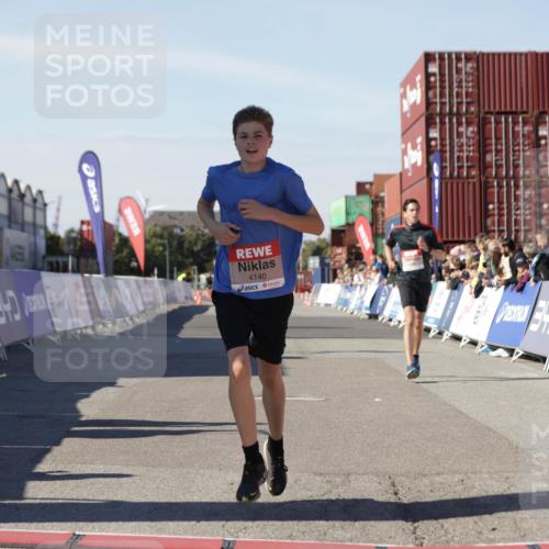 03.10.2025 - Köhlbrandbrückenlauf Jannik Wohlers http://msf.ph/oto/9112814 03.10.2025 13:01:05 Ziel 4039, 4069, 4140, 4177, 4407, 4425, 4512, 4820, 5779, 6614 meine-sportfotos.de