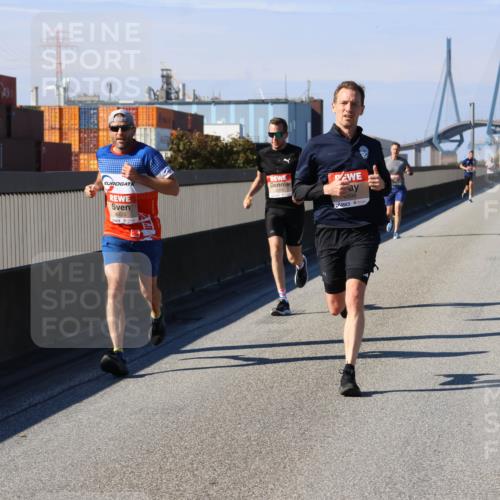 03.10.2025 - Köhlbrandbrückenlauf Strokosch-Dieckow http://msf.ph/oto/9112816 03.10.2025 12:42:05 Position 3 4023, 4598 meine-sportfotos.de