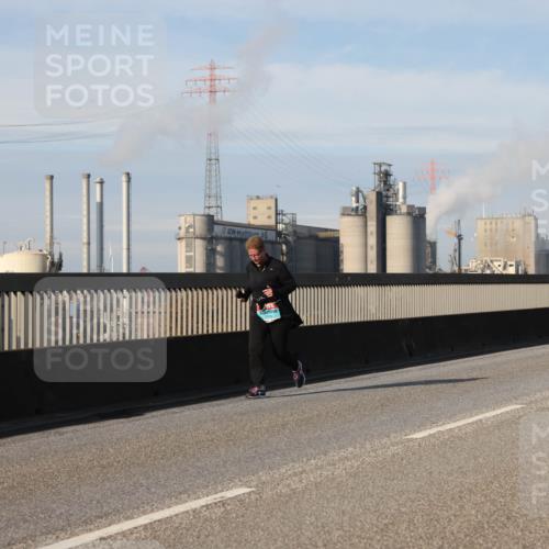 03.10.2025 - Köhlbrandbrückenlauf Lena Gebhardt http://msf.ph/oto/9112824 03.10.2025 10:16:33 Position 2  meine-sportfotos.de