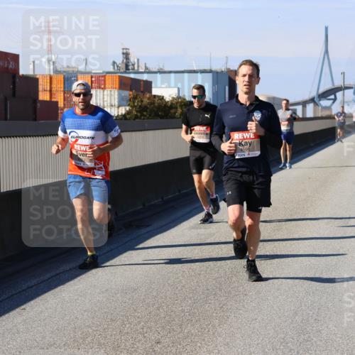 03.10.2025 - Köhlbrandbrückenlauf Strokosch-Dieckow http://msf.ph/oto/9112829 03.10.2025 12:42:05 Position 3 4598 meine-sportfotos.de