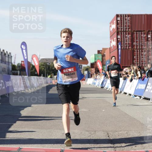 03.10.2025 - Köhlbrandbrückenlauf Jannik Wohlers http://msf.ph/oto/9112831 03.10.2025 13:01:05 Ziel 4039, 4069, 4140, 4177, 4407, 4425, 4512, 4820, 5779, 6614 meine-sportfotos.de