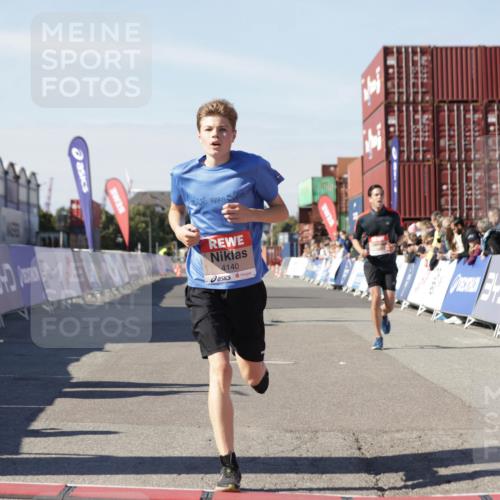 03.10.2025 - Köhlbrandbrückenlauf Jannik Wohlers http://msf.ph/oto/9112838 03.10.2025 13:01:05 Ziel 4039, 4069, 4140, 4177, 4407, 4425, 4512, 4820, 5779, 6614 meine-sportfotos.de