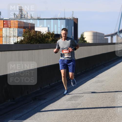 03.10.2025 - Köhlbrandbrückenlauf Strokosch-Dieckow http://msf.ph/oto/9112851 03.10.2025 12:42:10 Position 3 6151 meine-sportfotos.de