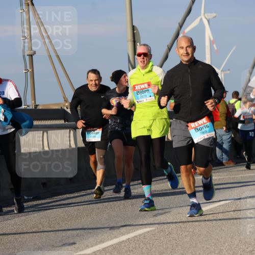 03.10.2025 - Köhlbrandbrückenlauf Strokosch-Dieckow http://msf.ph/oto/9112855 03.10.2025 09:46:33 Position 2 1372, 1149, 2679, 3369, 10 meine-sportfotos.de