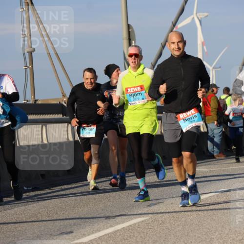 03.10.2025 - Köhlbrandbrückenlauf Strokosch-Dieckow http://msf.ph/oto/9112857 03.10.2025 09:46:33 Position 2 1372, 1149, 2679, 3369, 28, 10 meine-sportfotos.de