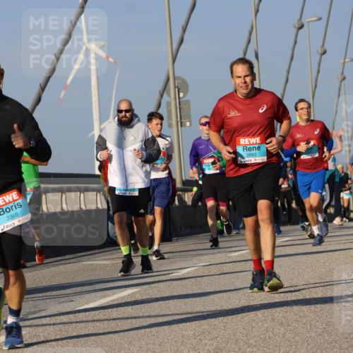03.10.2025 - Köhlbrandbrückenlauf Strokosch-Dieckow http://msf.ph/oto/9112862 03.10.2025 09:46:34 Position 2 3369, 2882 meine-sportfotos.de