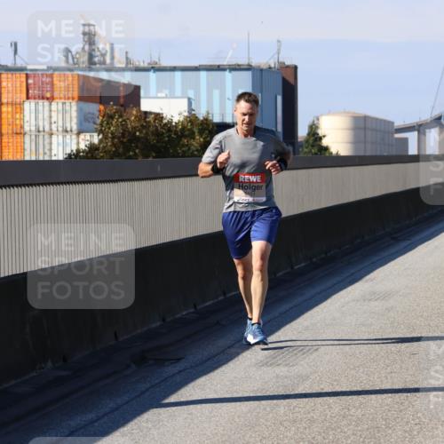 03.10.2025 - Köhlbrandbrückenlauf Strokosch-Dieckow http://msf.ph/oto/9112864 03.10.2025 12:42:10 Position 3 6151 meine-sportfotos.de