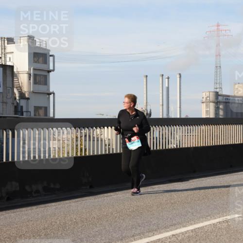 03.10.2025 - Köhlbrandbrückenlauf Lena Gebhardt http://msf.ph/oto/9112878 03.10.2025 10:16:36 Position 2  meine-sportfotos.de