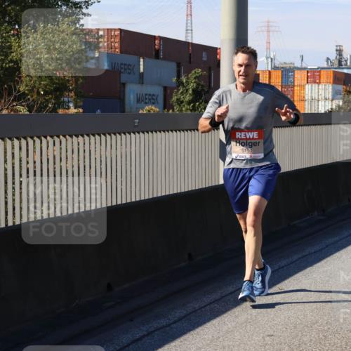 03.10.2025 - Köhlbrandbrückenlauf Strokosch-Dieckow http://msf.ph/oto/9112880 03.10.2025 12:42:13 Position 3 6151 meine-sportfotos.de