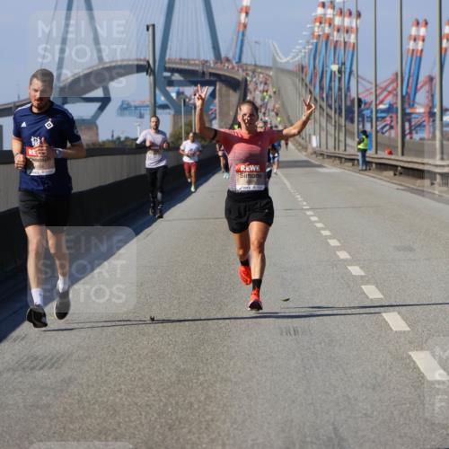 03.10.2025 - Köhlbrandbrückenlauf Strokosch-Dieckow http://msf.ph/oto/9112896 03.10.2025 12:42:17 Position 3 4104 meine-sportfotos.de