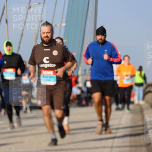 03.10.2025 - Köhlbrandbrückenlauf Strokosch-Dieckow http://msf.ph/oto/9112902 03.10.2025 09:46:38 Position 2  meine-sportfotos.de
