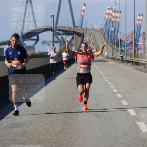 03.10.2025 - Köhlbrandbrückenlauf Strokosch-Dieckow http://msf.ph/oto/9112906 03.10.2025 12:42:17 Position 3 4209 meine-sportfotos.de