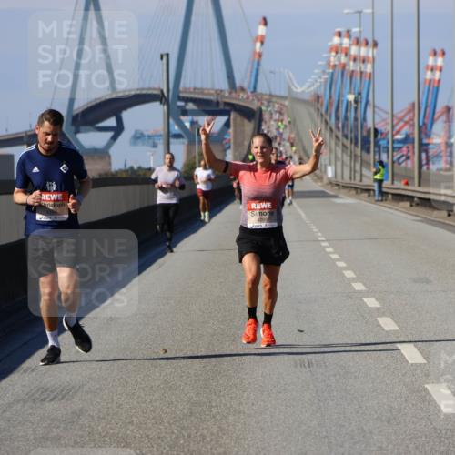 03.10.2025 - Köhlbrandbrückenlauf Strokosch-Dieckow http://msf.ph/oto/9112912 03.10.2025 12:42:17 Position 3 4104, 4209 meine-sportfotos.de