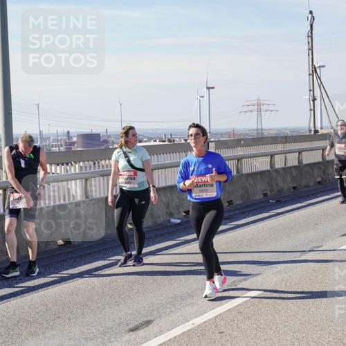 03.10.2025 - Köhlbrandbrückenlauf Michael Burmester http://msf.ph/oto/9112916 03.10.2025 12:54:50 Position 2 5573, 6602 meine-sportfotos.de