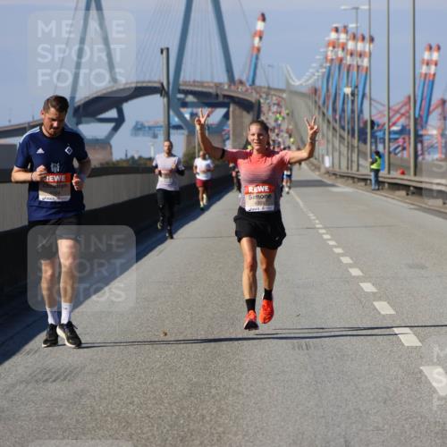 03.10.2025 - Köhlbrandbrückenlauf Strokosch-Dieckow http://msf.ph/oto/9112917 03.10.2025 12:42:17 Position 3 4104, 4209 meine-sportfotos.de