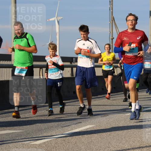 03.10.2025 - Köhlbrandbrückenlauf Strokosch-Dieckow http://msf.ph/oto/9112920 03.10.2025 09:46:41 Position 2 2711, 2074, 2921, 1901, 27 meine-sportfotos.de