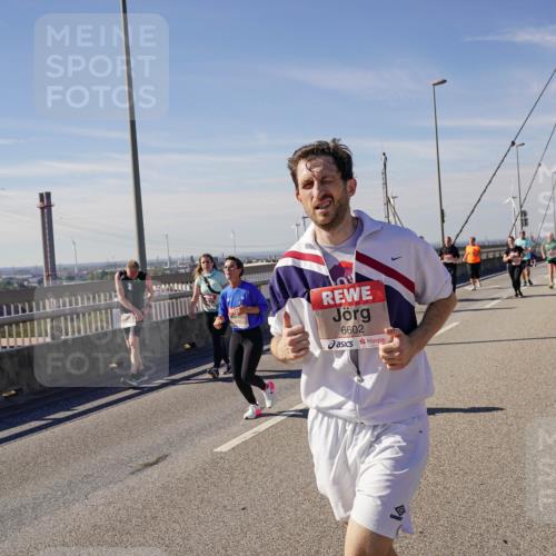 03.10.2025 - Köhlbrandbrückenlauf Michael Burmester http://msf.ph/oto/9112926 03.10.2025 12:54:51 Position 2 6602 meine-sportfotos.de