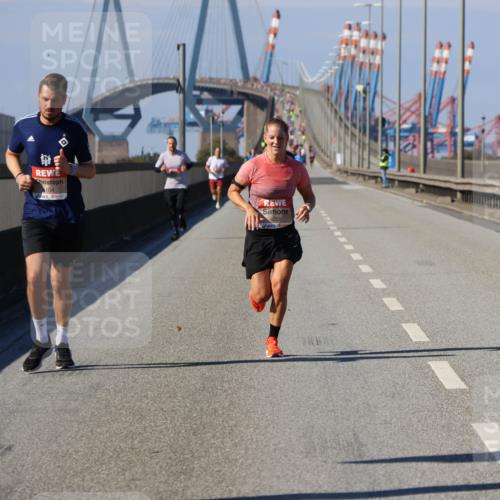 03.10.2025 - Köhlbrandbrückenlauf Strokosch-Dieckow http://msf.ph/oto/9112930 03.10.2025 12:42:18 Position 3 104, 4209 meine-sportfotos.de