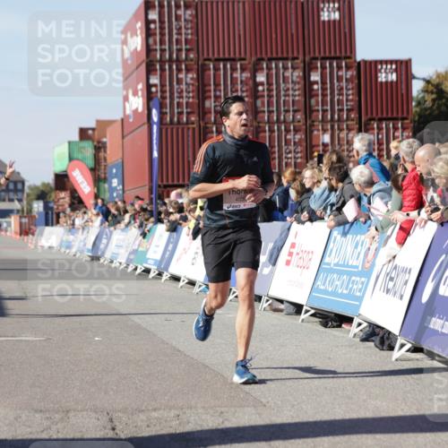 03.10.2025 - Köhlbrandbrückenlauf Jannik Wohlers http://msf.ph/oto/9112936 03.10.2025 13:01:07 Ziel 4039, 4069, 4140, 4177, 4407, 4425, 4512, 5779, 6614 meine-sportfotos.de