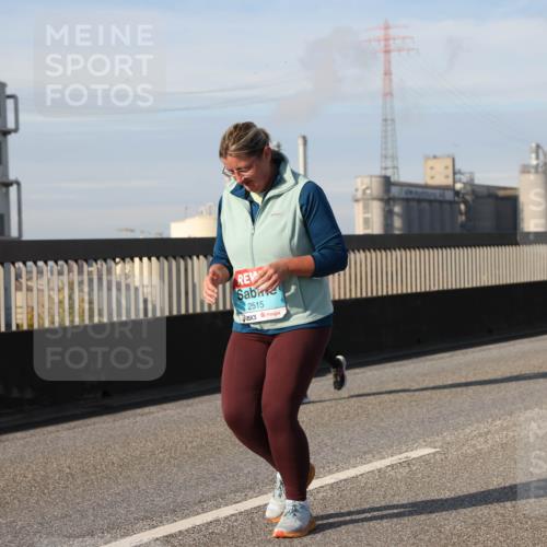 03.10.2025 - Köhlbrandbrückenlauf Lena Gebhardt http://msf.ph/oto/9112977 03.10.2025 10:16:46 Position 2 2515 meine-sportfotos.de