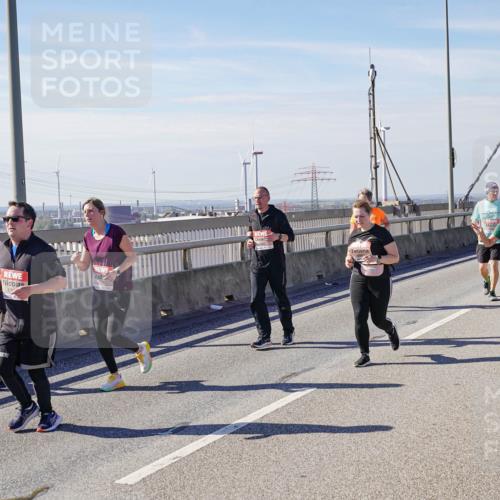 03.10.2025 - Köhlbrandbrückenlauf Michael Burmester http://msf.ph/oto/9112978 03.10.2025 12:54:55 Position 2  meine-sportfotos.de