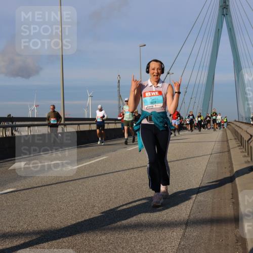 03.10.2025 - Köhlbrandbrückenlauf Strokosch-Dieckow http://msf.ph/oto/9112987 03.10.2025 09:46:53 Position 2 3818 meine-sportfotos.de
