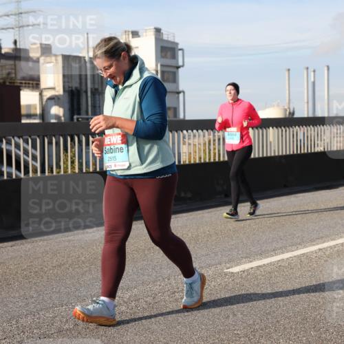 03.10.2025 - Köhlbrandbrückenlauf Lena Gebhardt http://msf.ph/oto/9113009 03.10.2025 10:16:47 Position 2 2515, 671333 meine-sportfotos.de