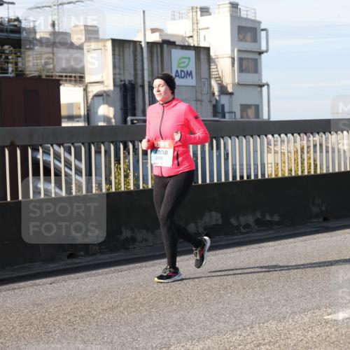 03.10.2025 - Köhlbrandbrückenlauf Lena Gebhardt http://msf.ph/oto/9113023 03.10.2025 10:16:48 Position 2 2429 meine-sportfotos.de