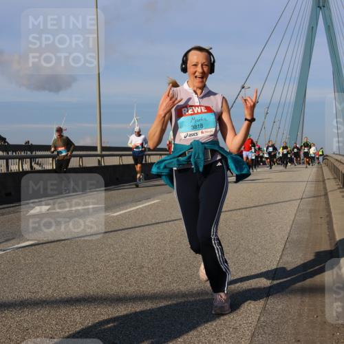 03.10.2025 - Köhlbrandbrückenlauf Strokosch-Dieckow http://msf.ph/oto/9113025 03.10.2025 09:46:53 Position 2 3818 meine-sportfotos.de