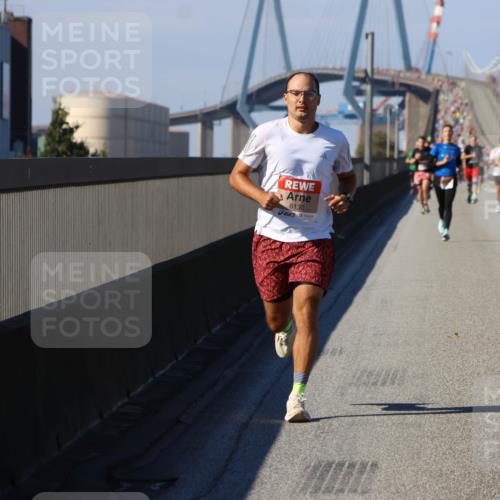 03.10.2025 - Köhlbrandbrückenlauf Strokosch-Dieckow http://msf.ph/oto/9113036 03.10.2025 12:42:43 Position 3 6130 meine-sportfotos.de