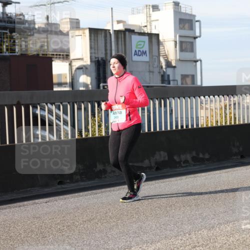 03.10.2025 - Köhlbrandbrückenlauf Lena Gebhardt http://msf.ph/oto/9113038 03.10.2025 10:16:48 Position 2 2429 meine-sportfotos.de