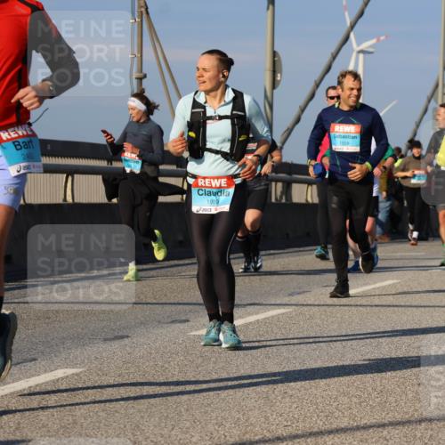 03.10.2025 - Köhlbrandbrückenlauf Strokosch-Dieckow http://msf.ph/oto/9113045 03.10.2025 09:46:59 Position 2 2450, 1919, 1558 meine-sportfotos.de