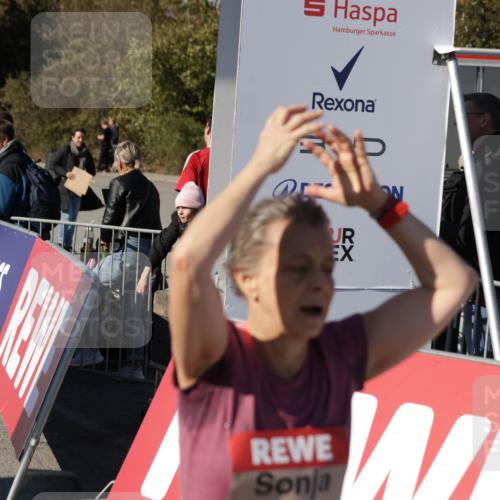03.10.2025 - Köhlbrandbrückenlauf Jannik Wohlers http://msf.ph/oto/9113047 03.10.2025 13:31:35 Ziel 5057, 5065, 5171, 5222, 5425, 5511, 5518, 5519, 5598, 6072, 6597 meine-sportfotos.de