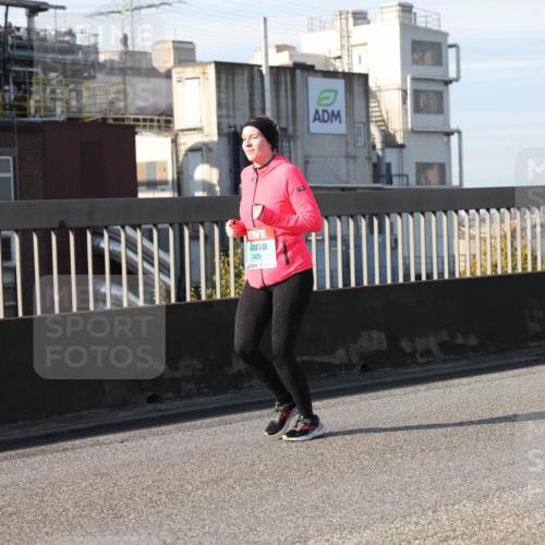 03.10.2025 - Köhlbrandbrückenlauf Lena Gebhardt http://msf.ph/oto/9113053 03.10.2025 10:16:48 Position 2 2429 meine-sportfotos.de