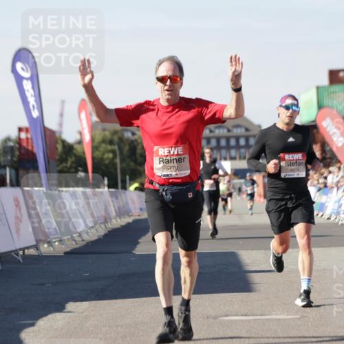 03.10.2025 - Köhlbrandbrückenlauf Jannik Wohlers http://msf.ph/oto/9113062 03.10.2025 13:01:09 Ziel 4039, 4140, 4407, 4425, 4512, 5779, 6614 meine-sportfotos.de
