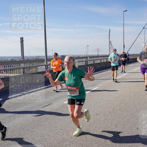 03.10.2025 - Köhlbrandbrückenlauf Michael Burmester http://msf.ph/oto/9113067 03.10.2025 12:54:58 Position 2 5093, 6701 meine-sportfotos.de